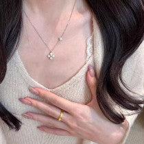 Fleur de Cristal Necklace