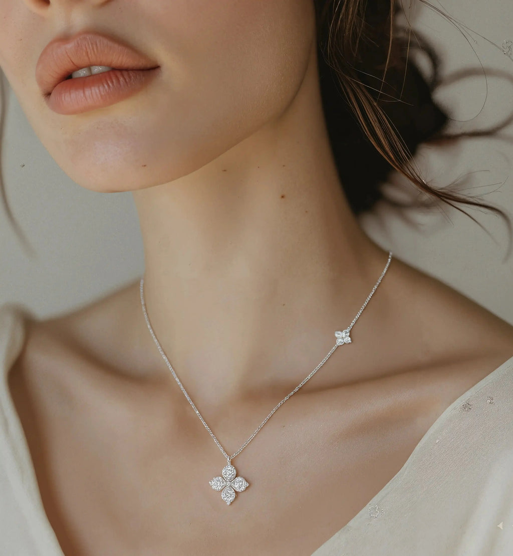 Fleur de Cristal Necklace
